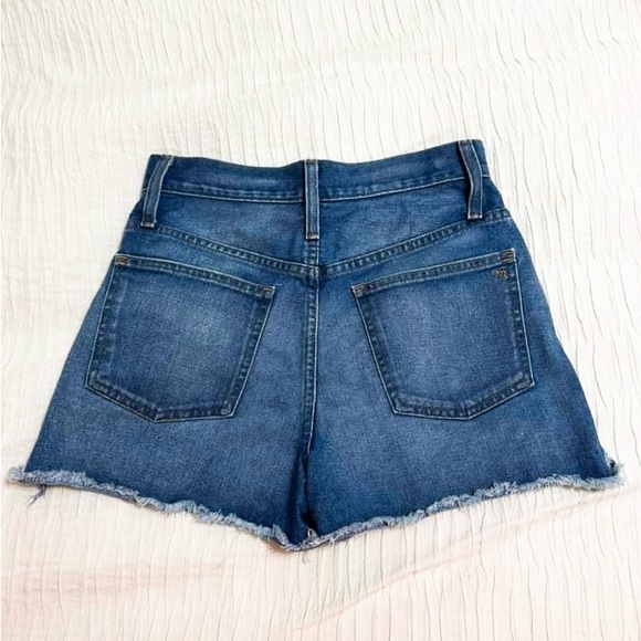 Madewell denim shorts. Size 25. Like new! - Picture 2 of 2